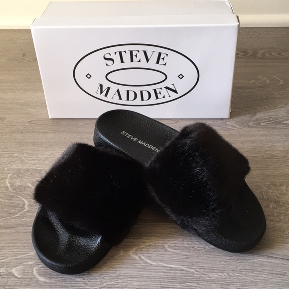 Steve Madden furry slip ons kids size 2 & 3 - Picture 5 of 6